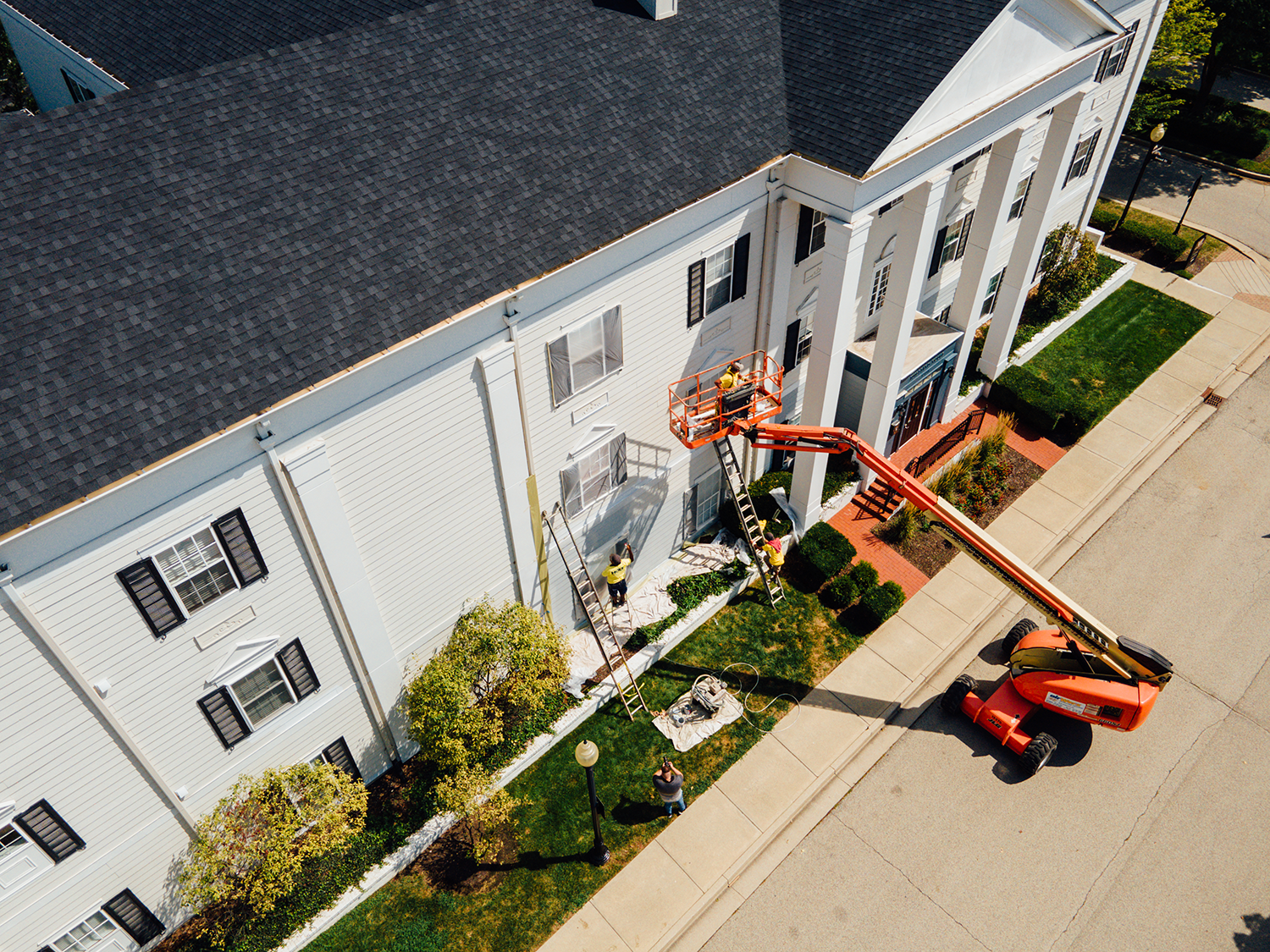 Aerial view of multifamily property
